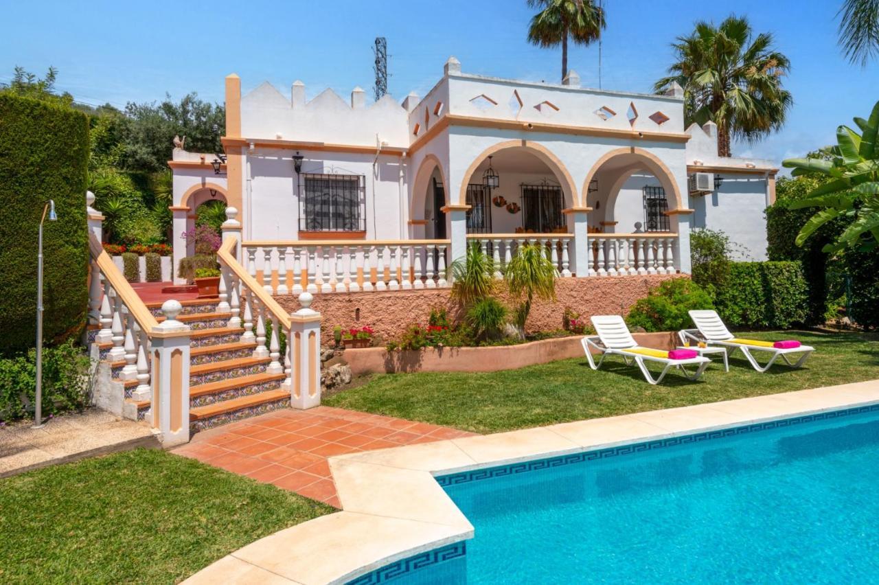 Villa Rosa By *