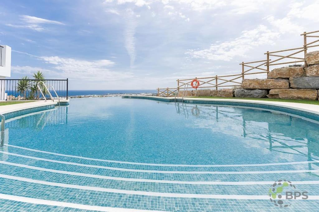 Stunning Apartment-7 People-6 Pools.402 * Estepona