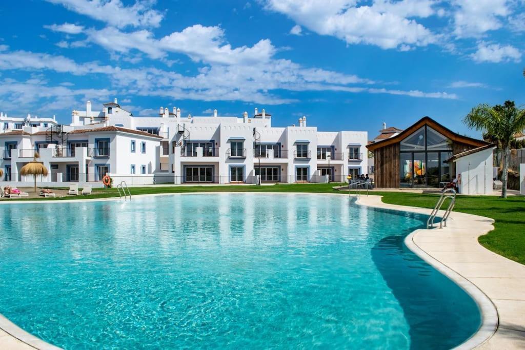 Stunning Apartment-7 People-6 Pools.402 Apartment *