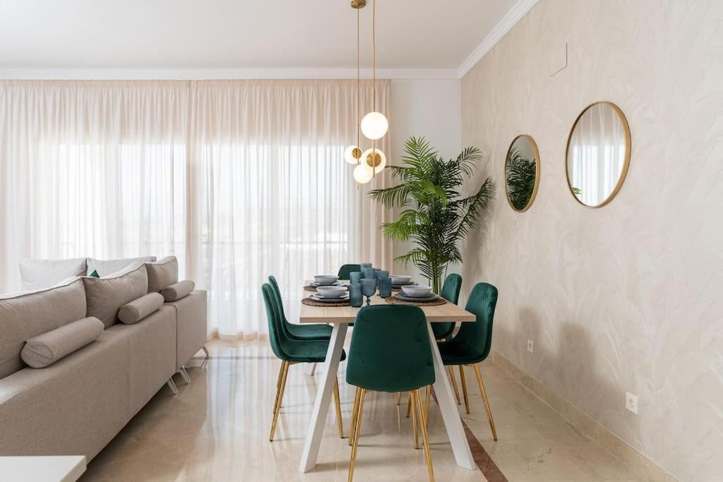 Stunning Apartment-7 People-6 Pools.402 Apartment *