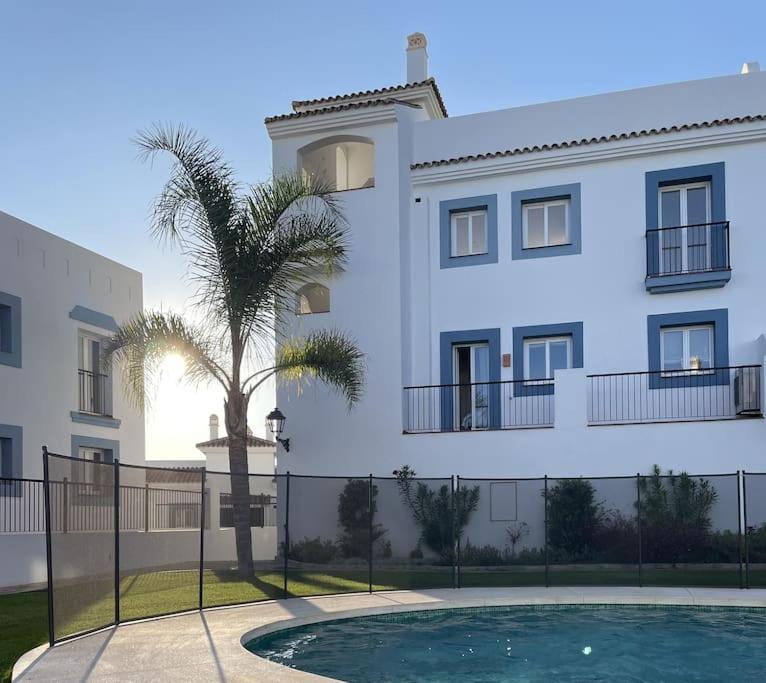 Stunning Apartment-7 People-6 Pools.402 Apartment *