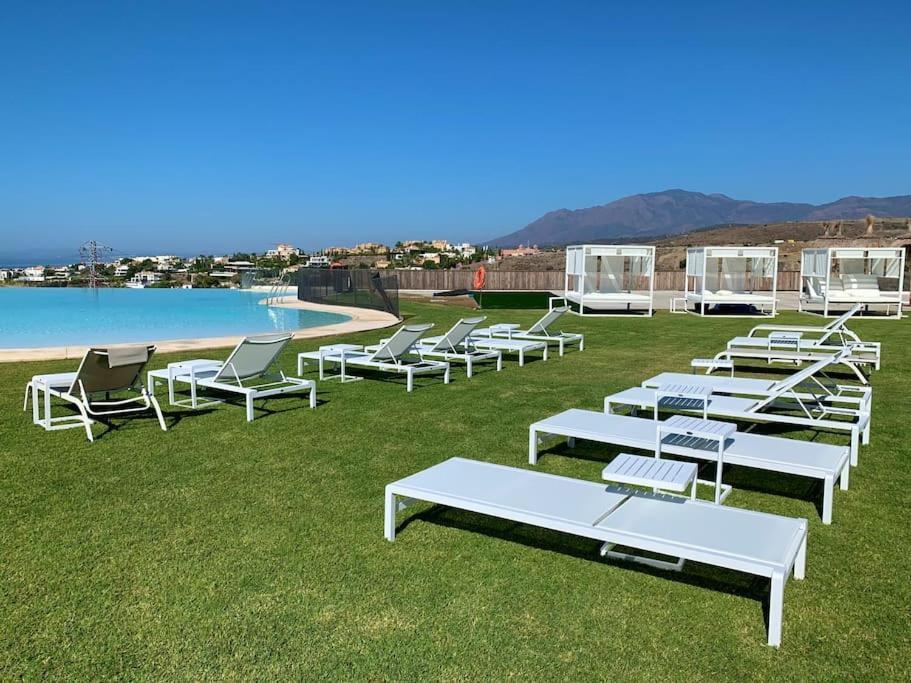 Stunning Apartment-7 People-6 Pools.402 Apartment