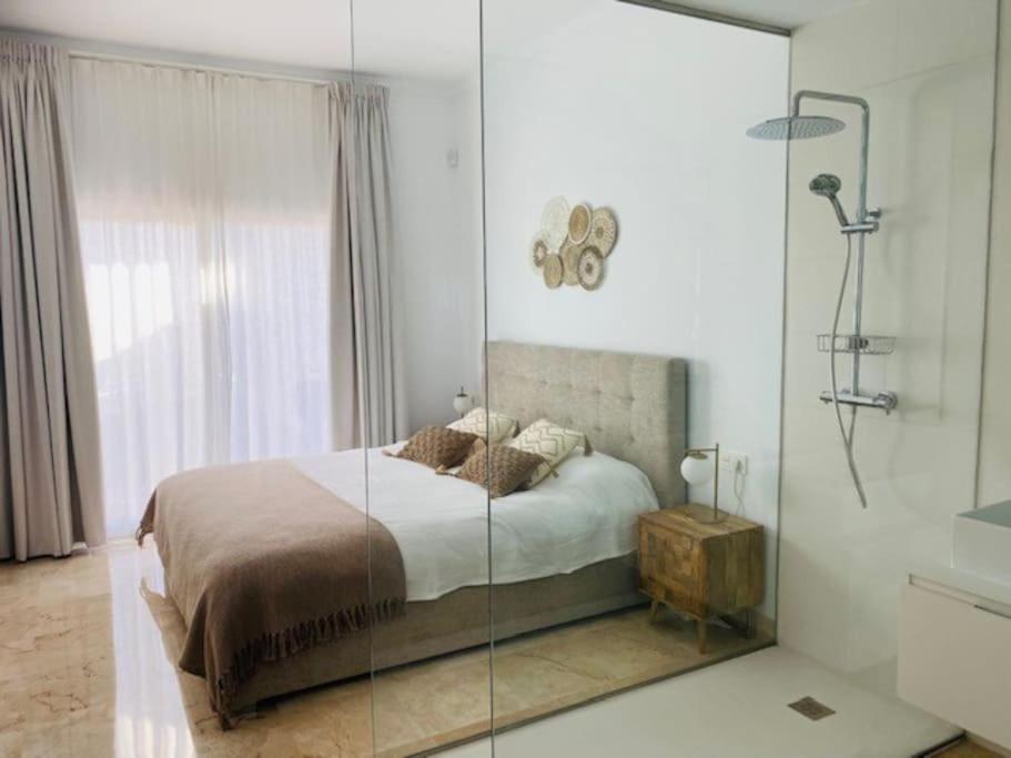 Apart. Paraiso Pueblo - 6 Pools - Golf 2001 Estepona
