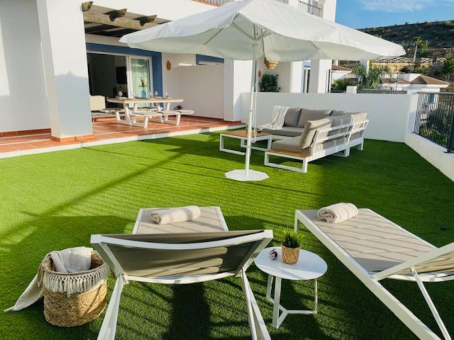 Apart. Paraiso Pueblo - 6 Pools - Golf 2001 * Estepona