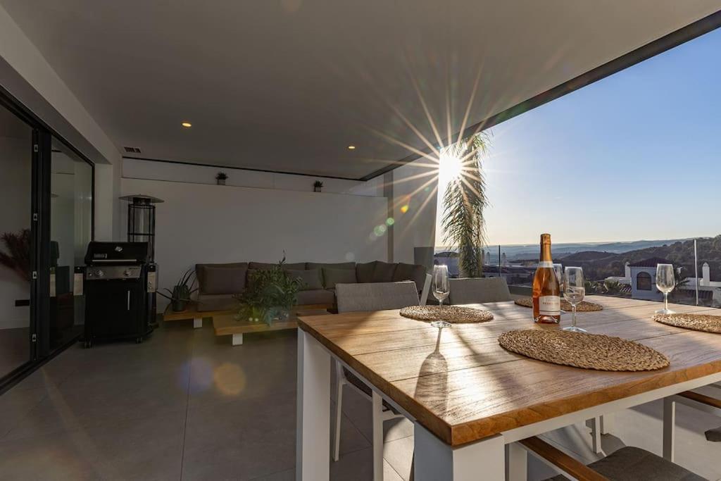 Apartment Elegant Two Bedroom At Hills! Estepona