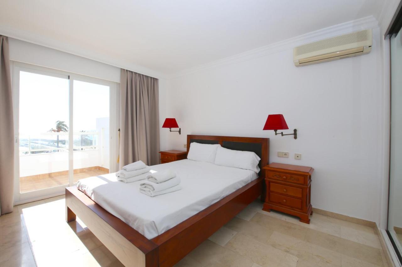 Port Aguila Apartment *