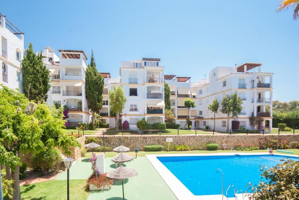 Con Piscina Cerca Del Golf En Atalaya - Atalaya Del Golf 31 Apartment *
