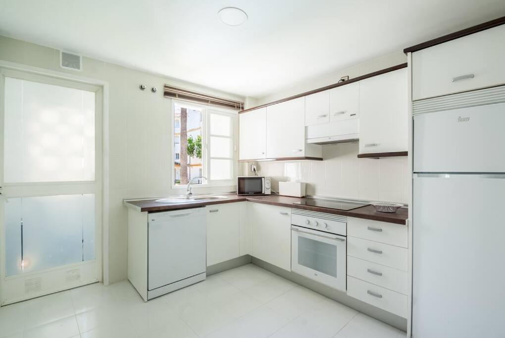 Con Piscina Cerca Del Golf En Atalaya - Atalaya Del Golf 31 Apartment *