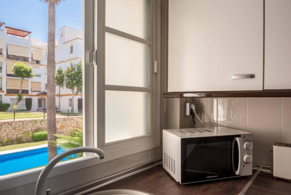 Con Piscina Cerca Del Golf En Atalaya - Atalaya Del Golf 31 Apartment Estepona