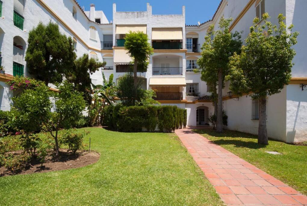 Con Piscina Cerca Del Golf En Atalaya - Atalaya Del Golf 31 Estepona