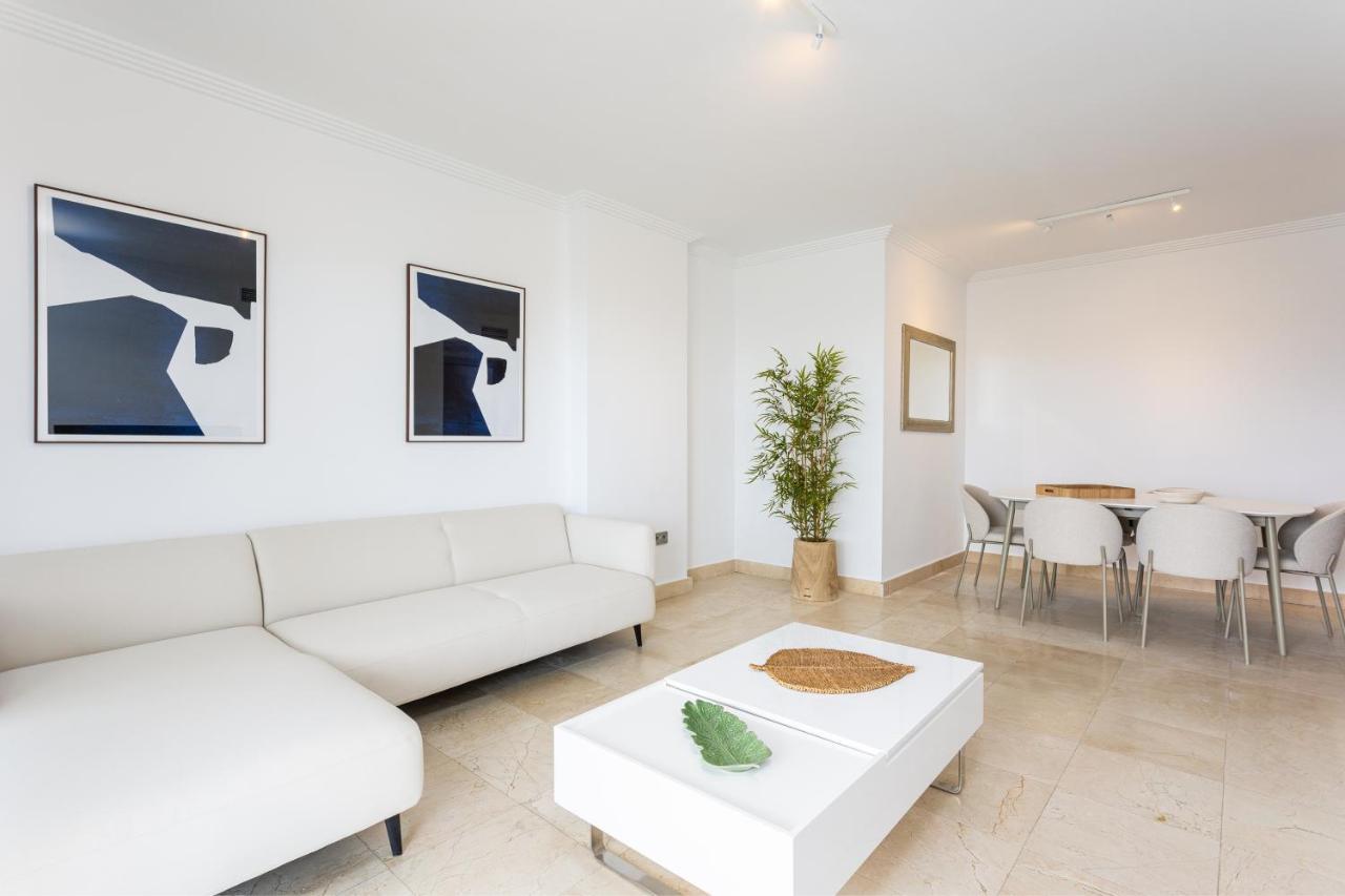 Mediterranean Swing - Acosta 8 Apartment *