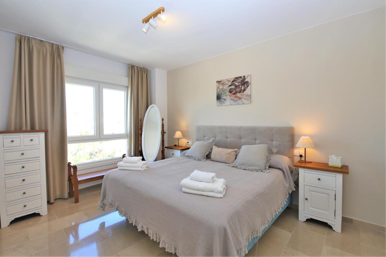 Port Luxury Aura Apartment *