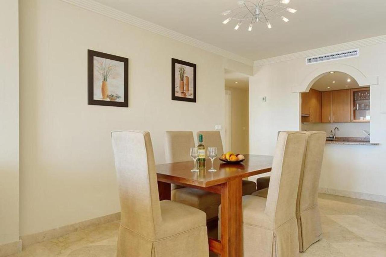 Spacious Stunning Views 2-bed Apartment Estepona