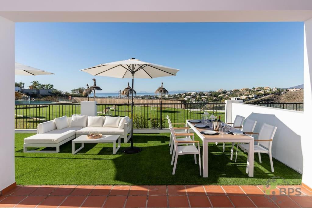 New Apt. - Golf - - 6 Pools -sea Views 3702 Apartment *