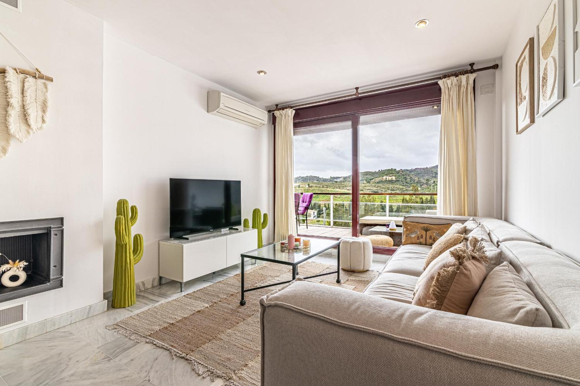 Rentitspain Charming Gym, Jacuzzi Y Balcon Estepona