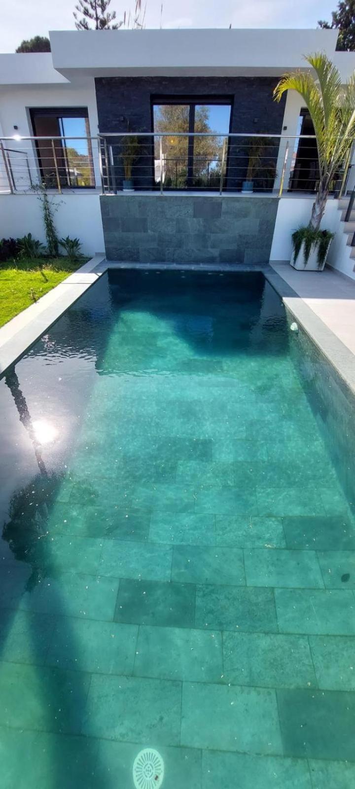 Luxury Pernet *