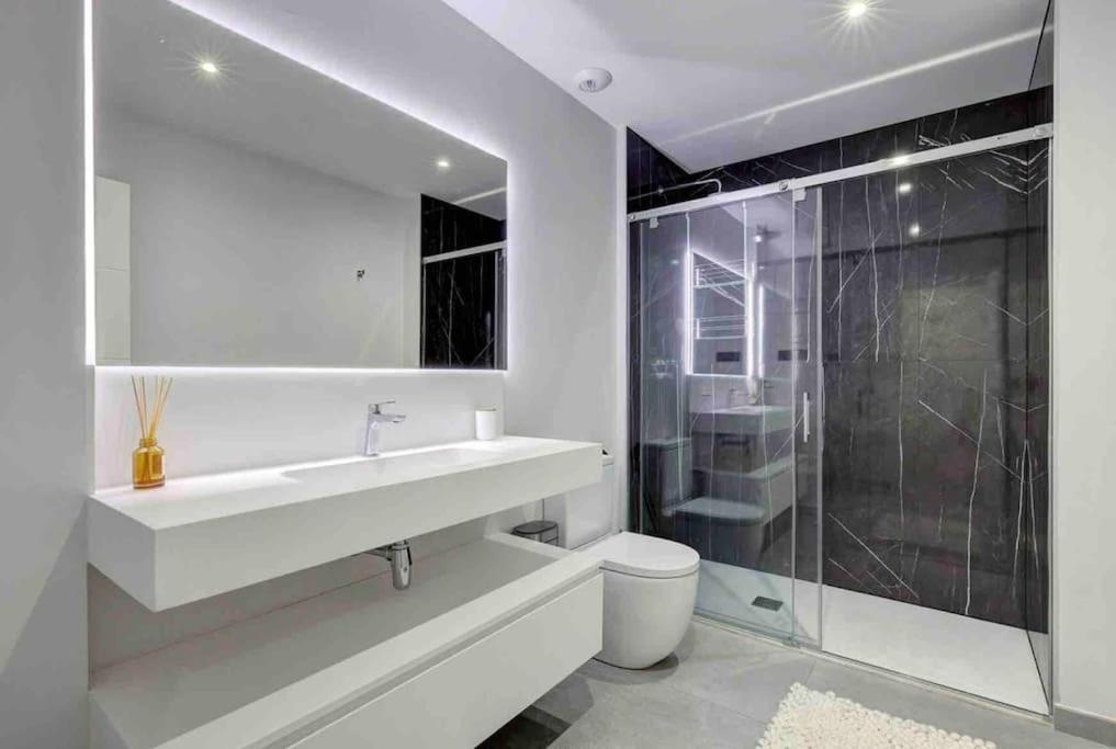 Luxury In Mirador De Hills *