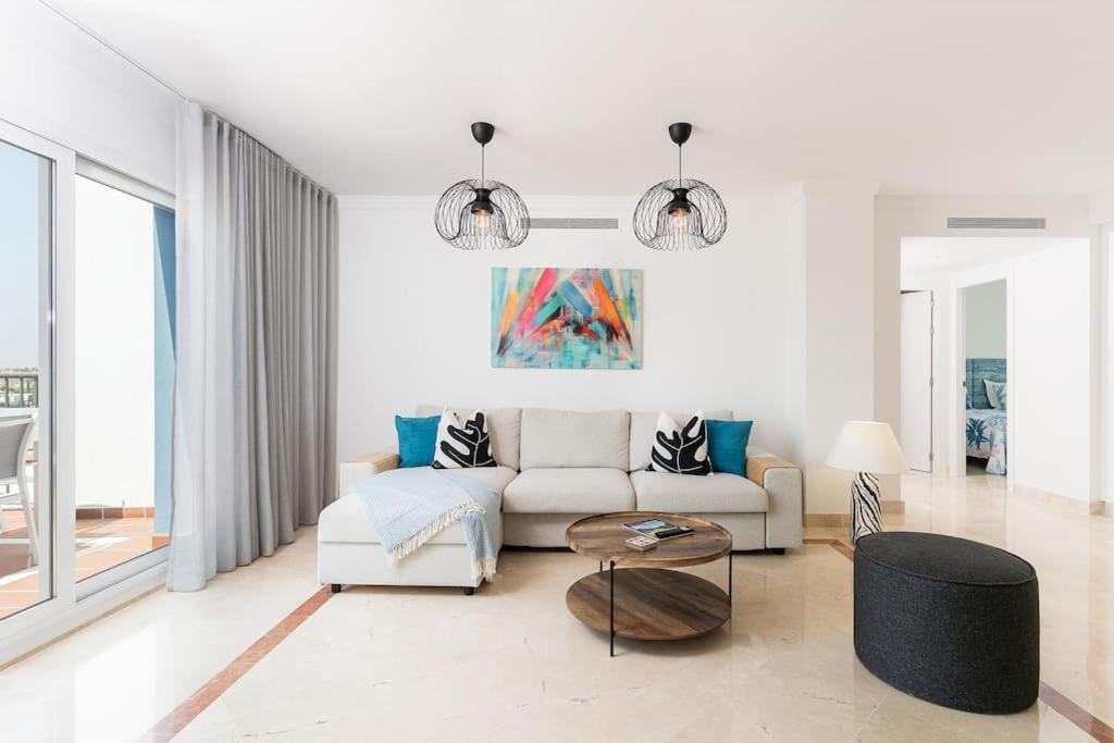 Deluxe 2 Bed Apartment Estepona