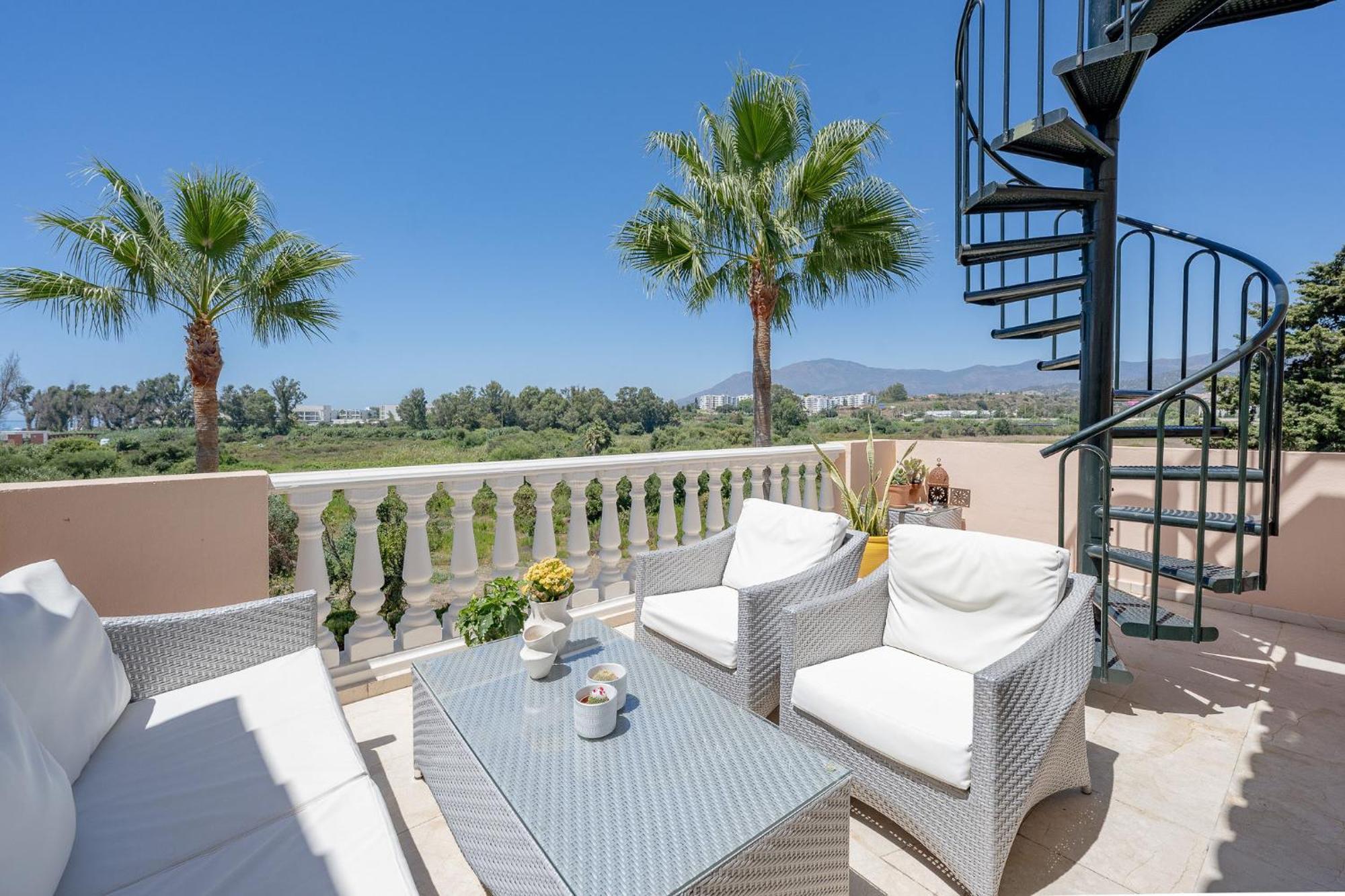 Apartment Close To The With A Roof Terrace *