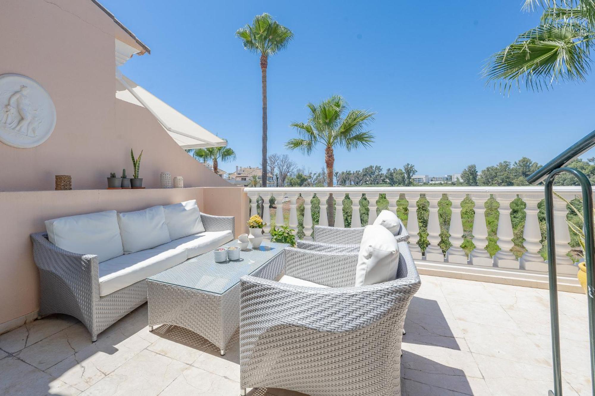 Apartment Close To The With A Roof Terrace Estepona