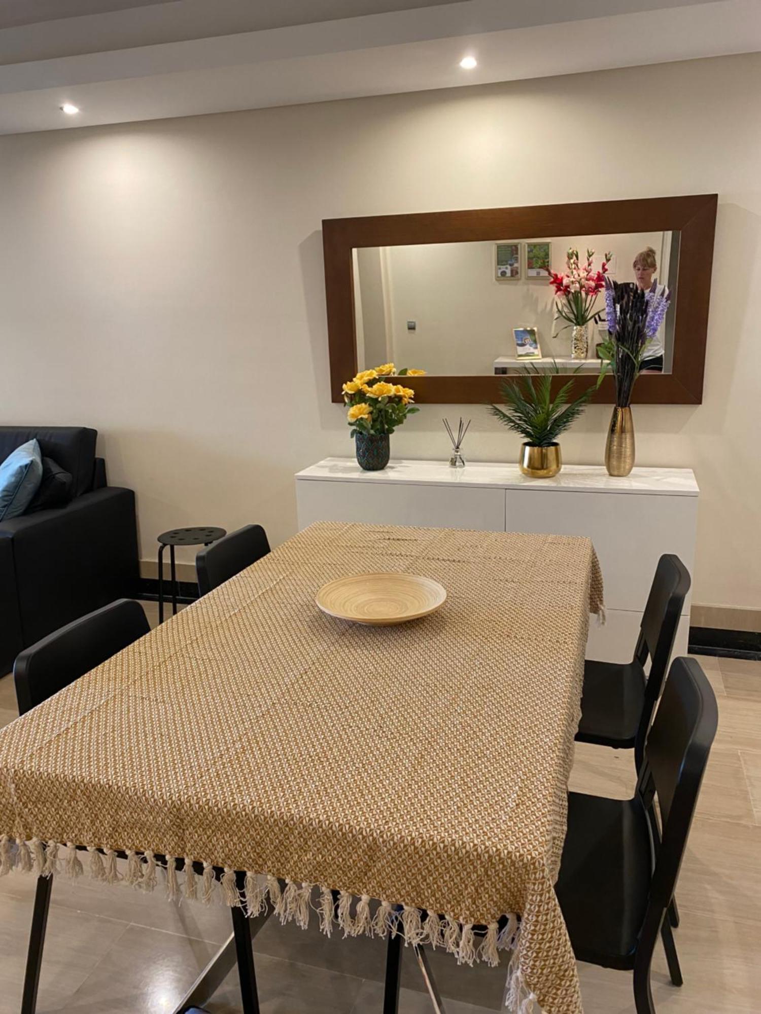 4p 3 Pools Location Garden Parking Shops Apartment