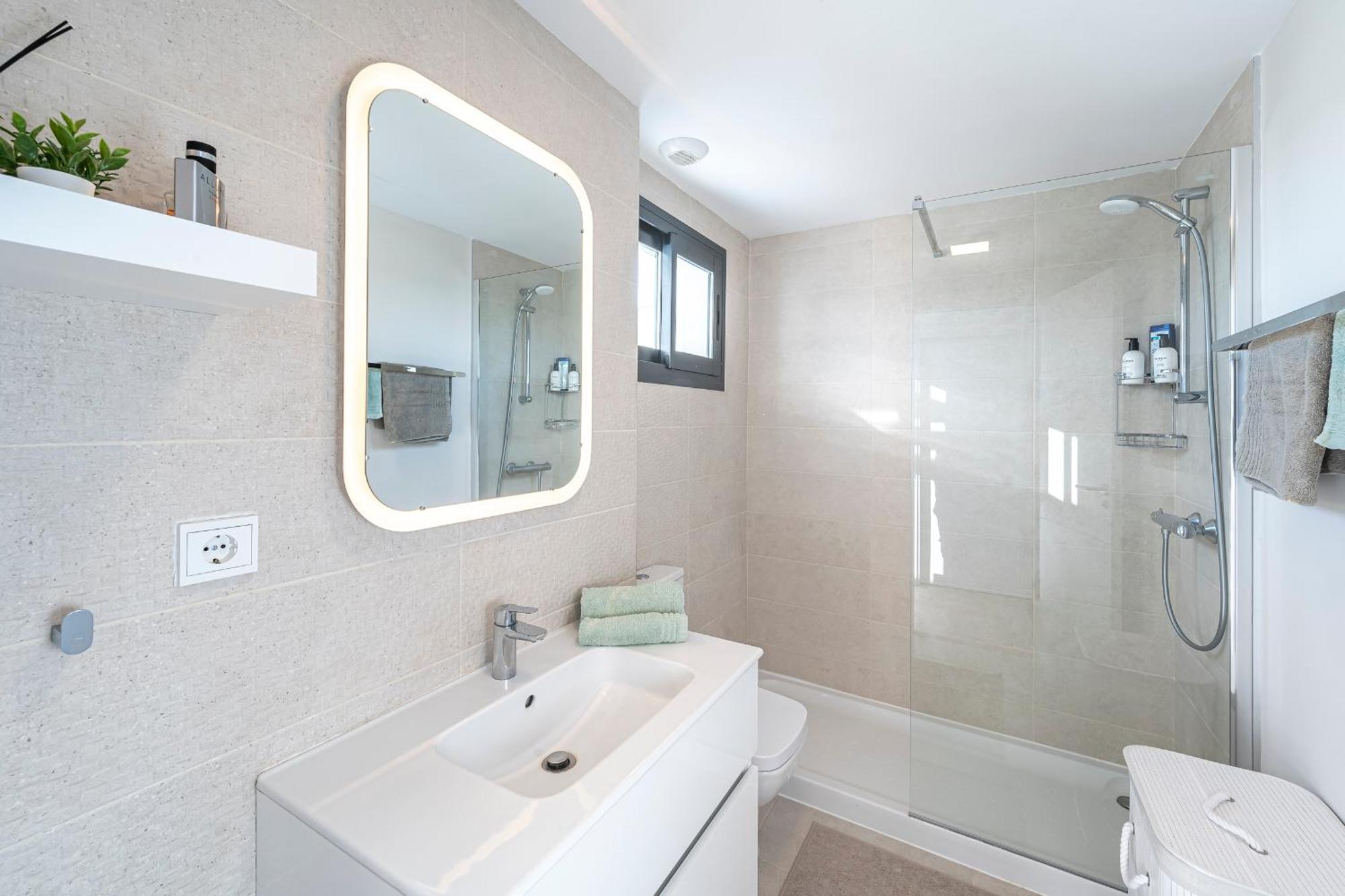 Apartment One80 Residences New With Sea View To Gibraltar & Africa And Walking Distance To The Beach