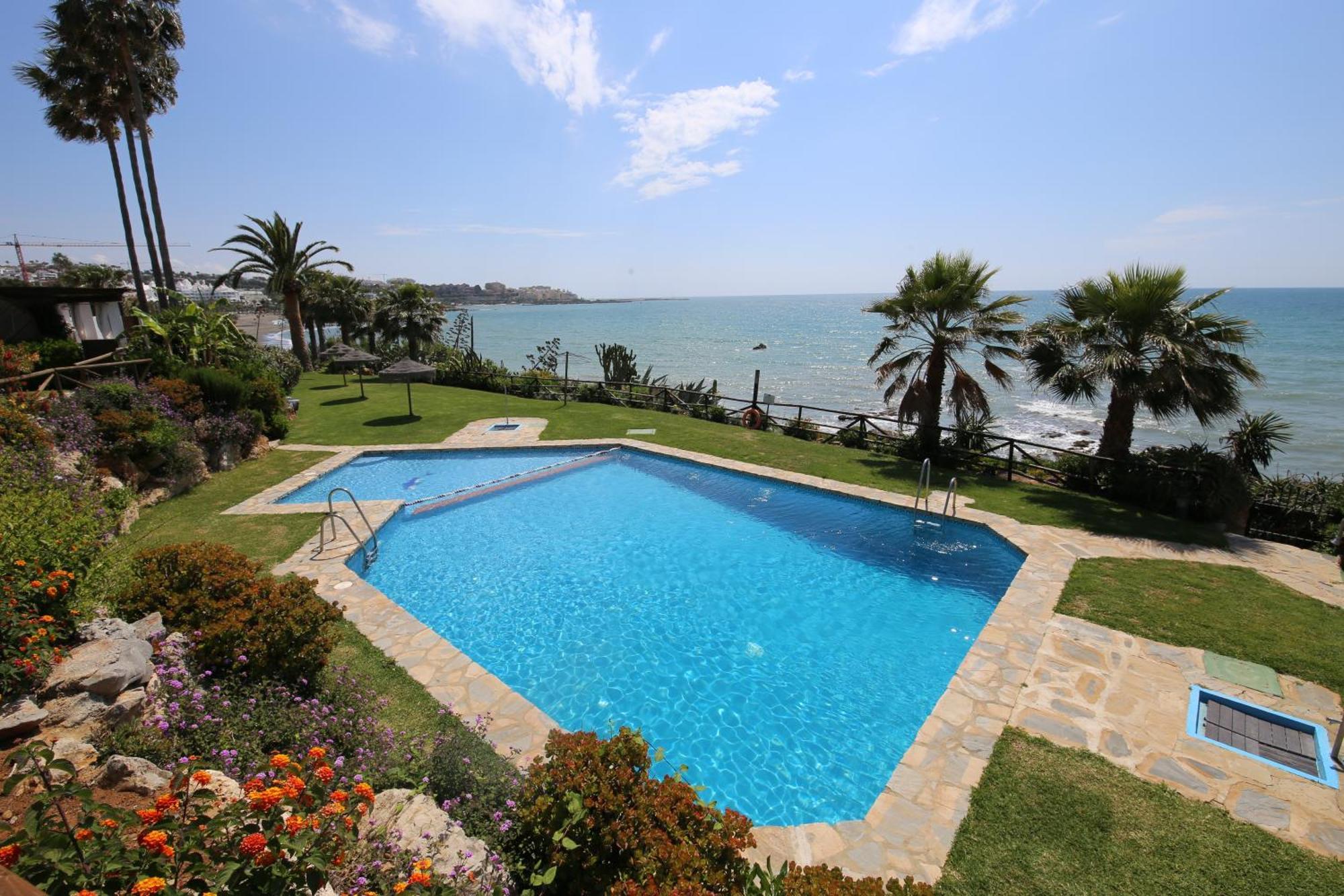 West Townhouse Bianca Apartamento Estepona