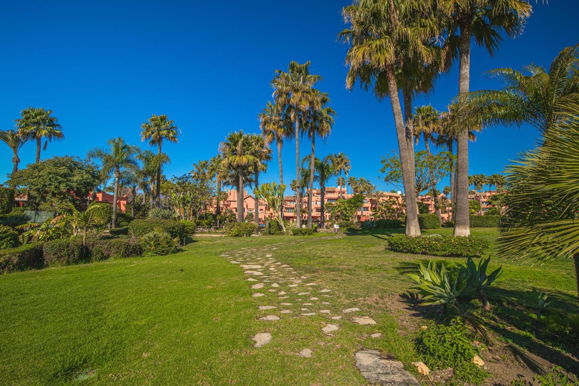 Buenti * Estepona