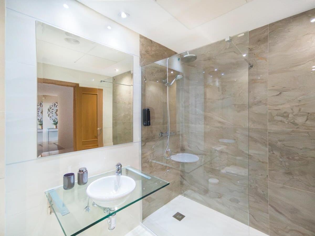 Sea Views Indoor Pool Sauna Gym Wifi *