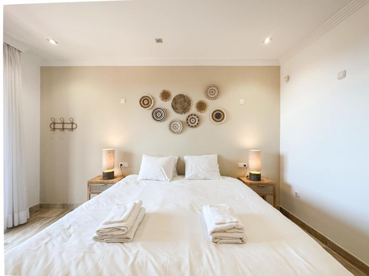 Apartment Sea Views Indoor Pool Sauna Gym Wifi