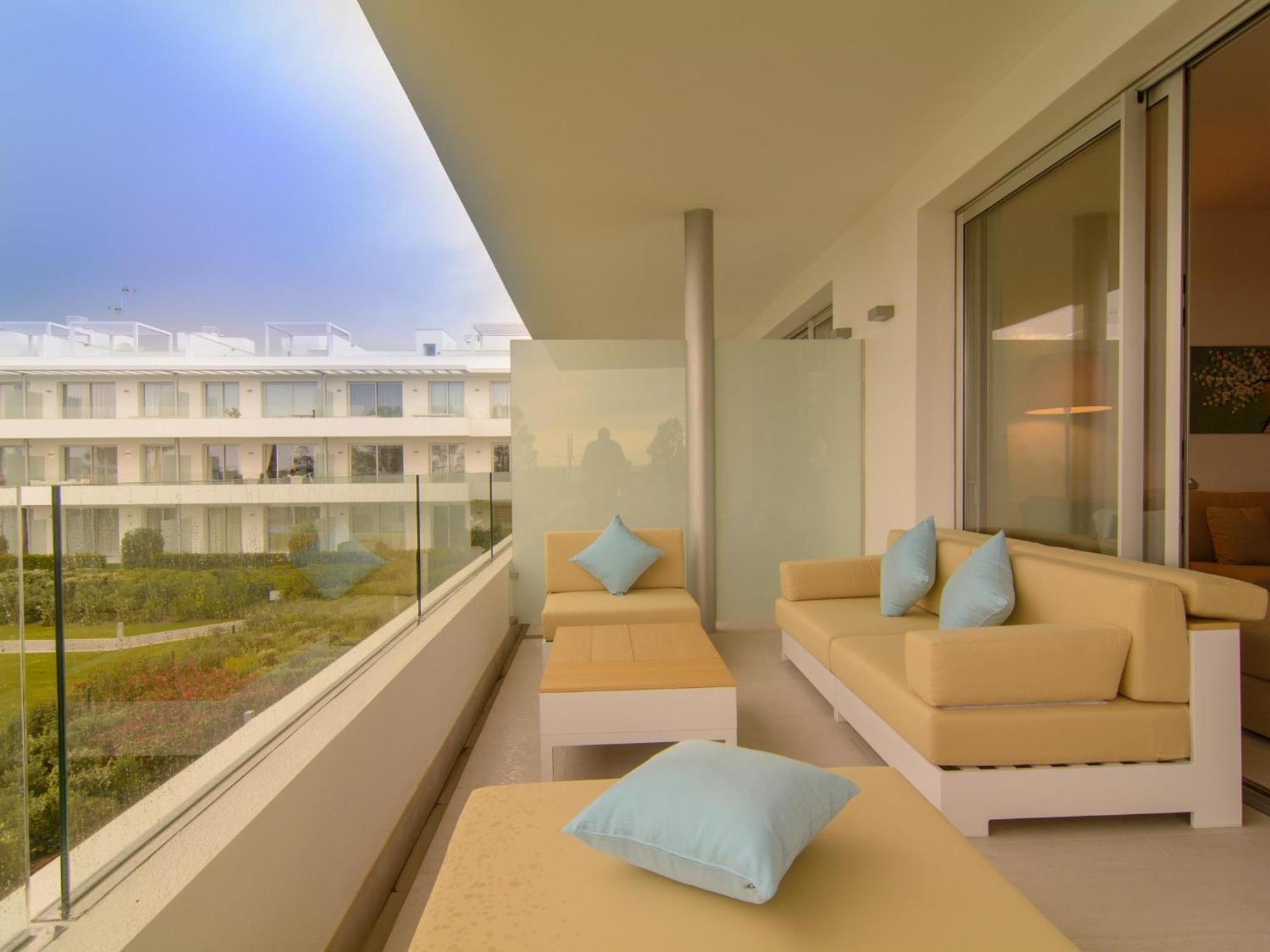 Apartment Brand New In Belaire, Pools, Garden