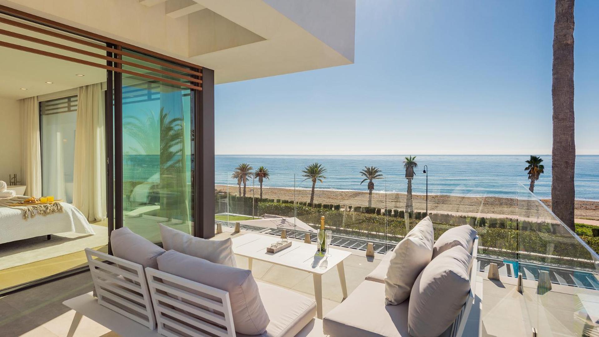 Pousada Vacation Marbella I Imare Waterfront, Beachfront Villa, Rooftop Jacuzzi, Indoor
