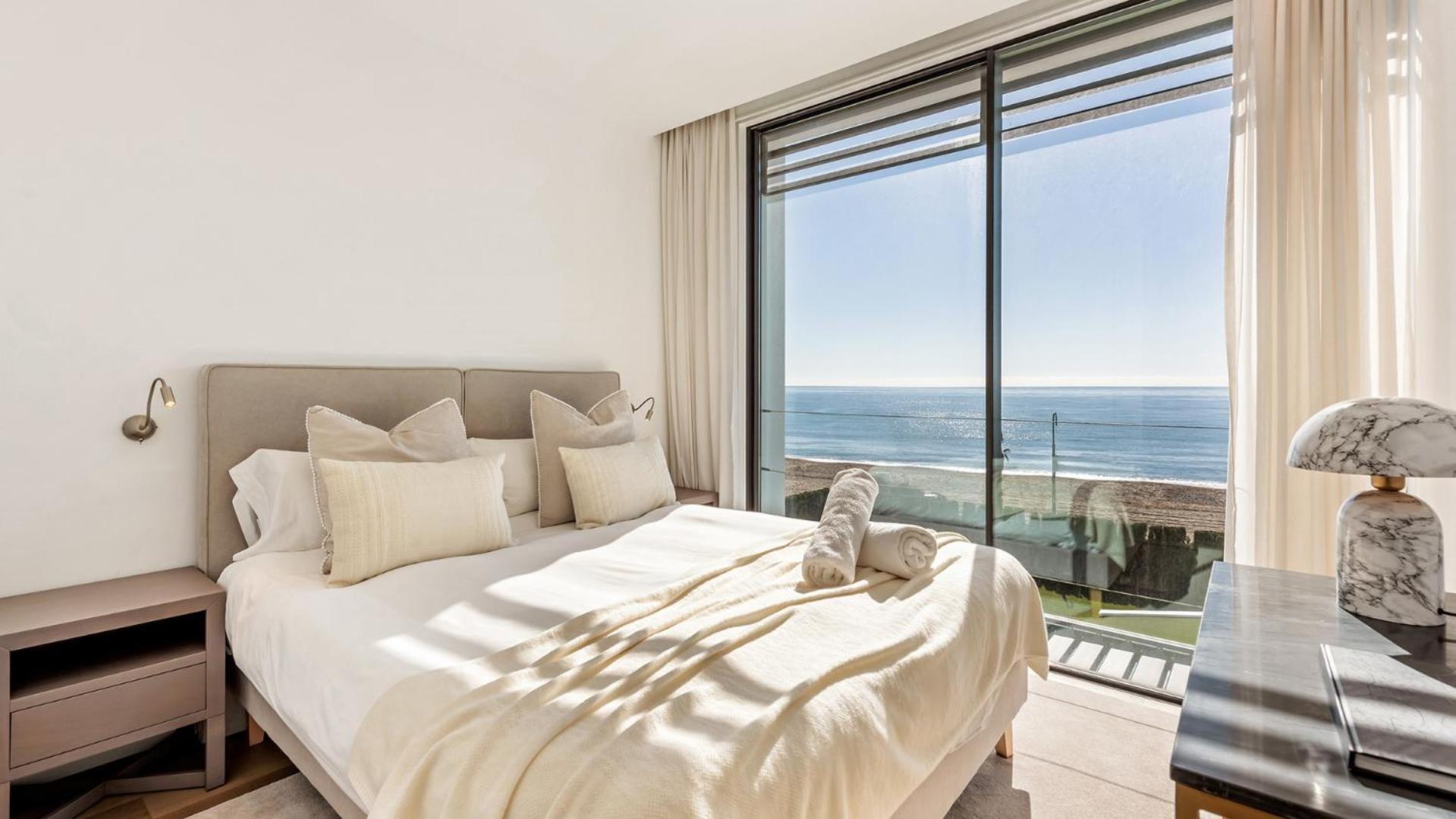 Vacation Marbella I Imare Waterfront, Beachfront Villa, Rooftop Jacuzzi, Indoor Estepona