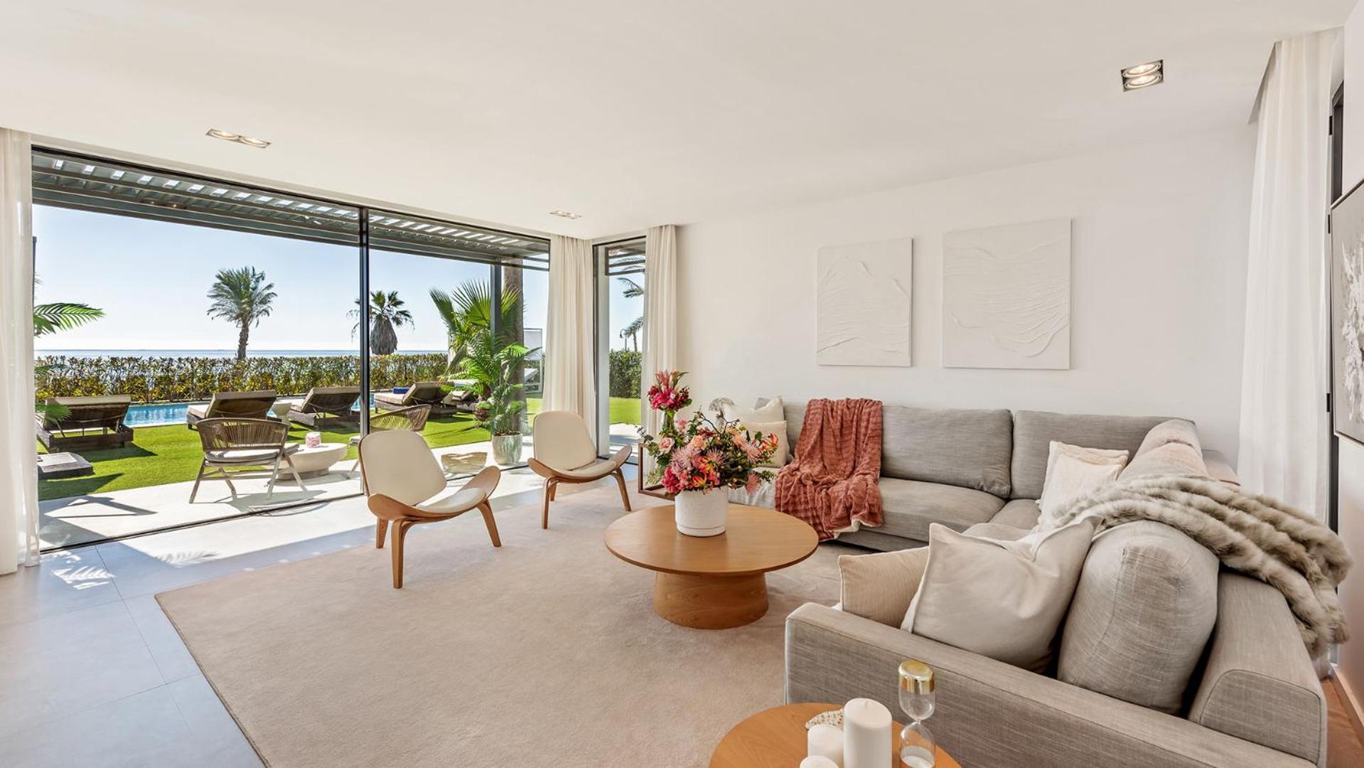 Vacation Marbella I Imare Waterfront, Beachfront Villa, Rooftop Jacuzzi, Indoor