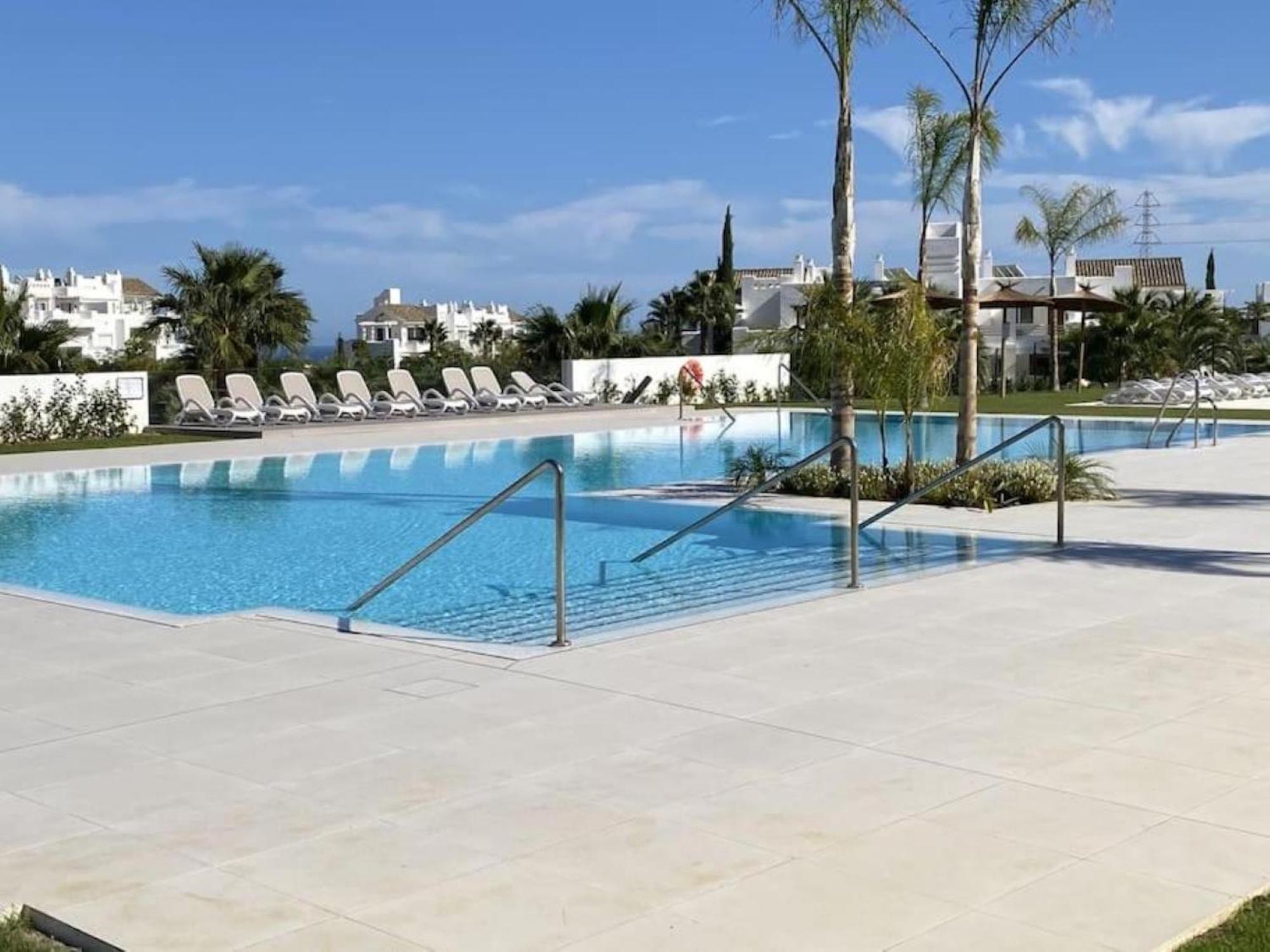 Al-104 - - Alcazaba Lagoon 2 Bedroom