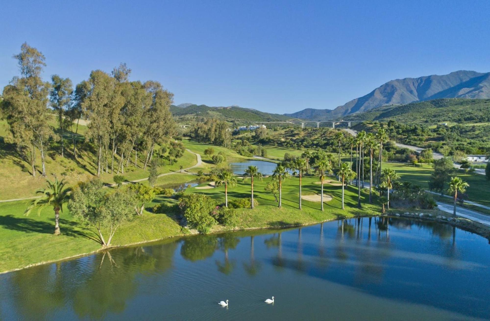 Al-104 - - Alcazaba Lagoon 2 Bedroom Estepona