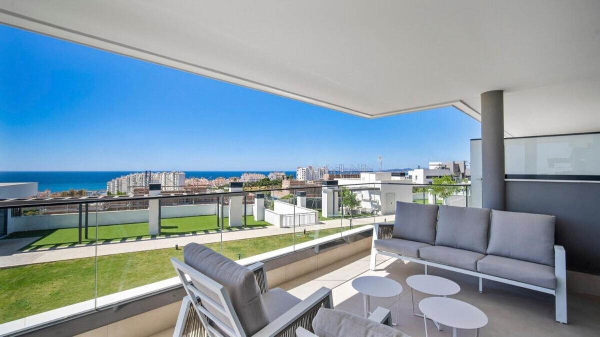 With Sea View And Gym Apartment Estepona