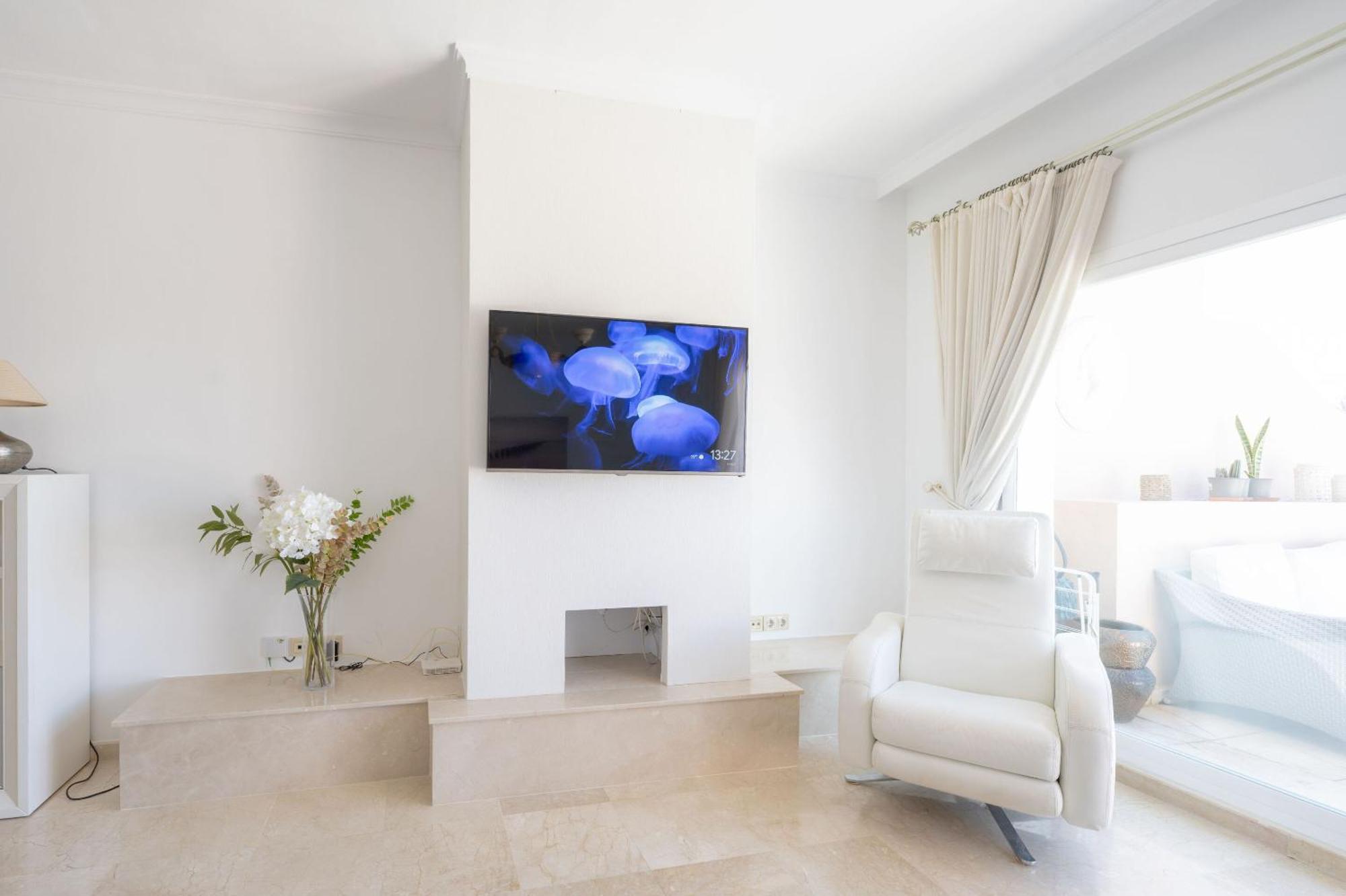 Close To The With A Roof Terrace Apartment *