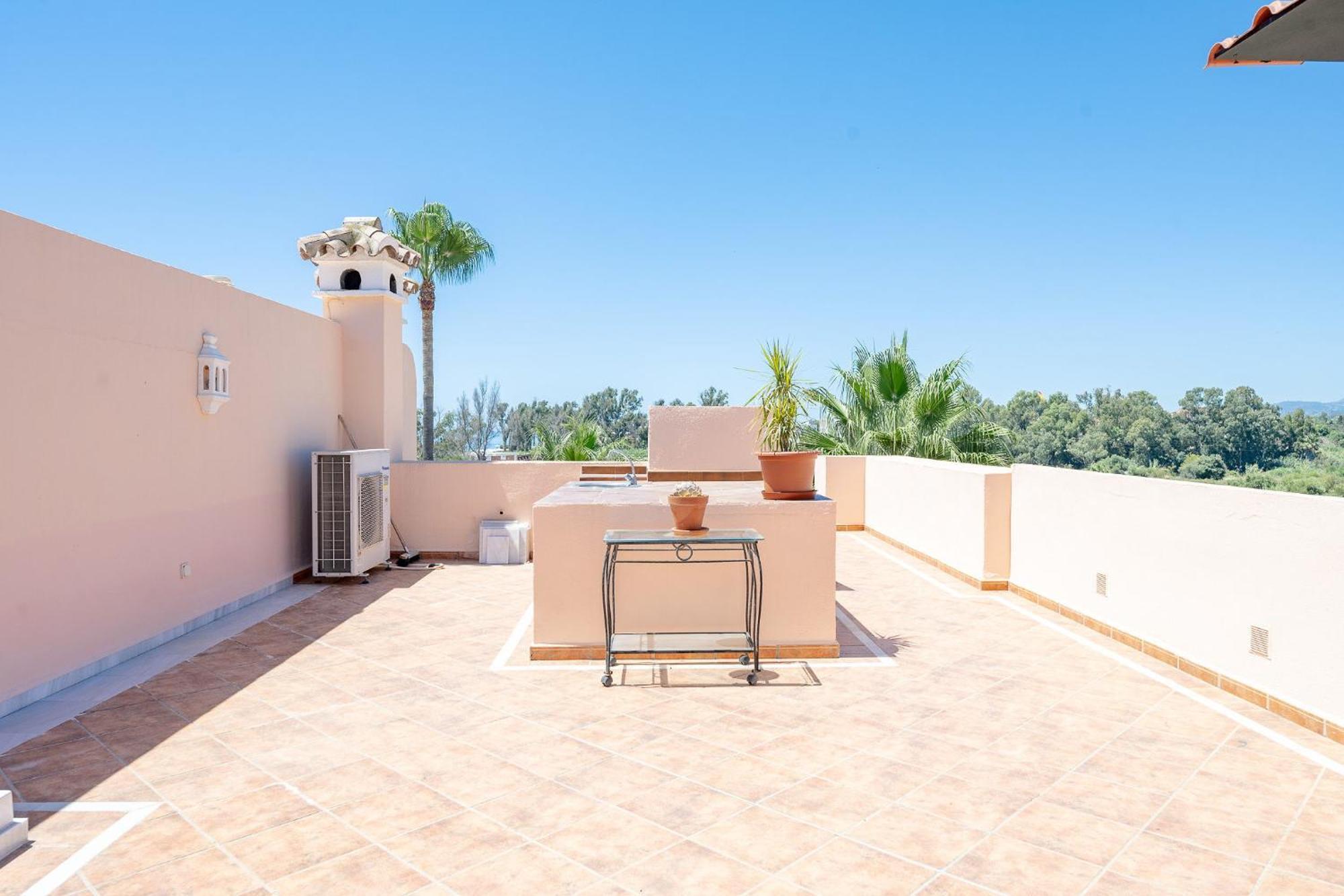 Close To The With A Roof Terrace Apartment *