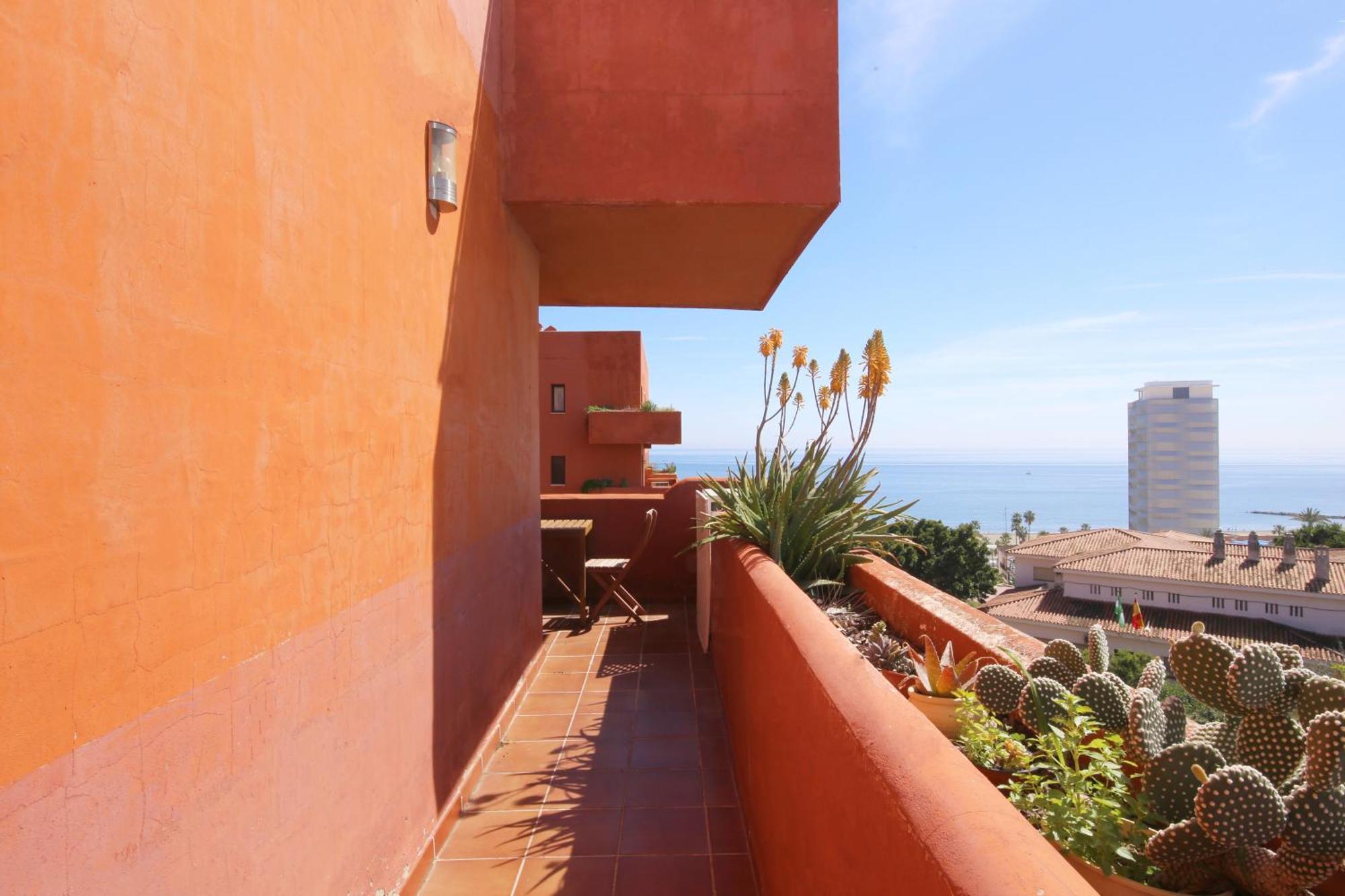 Town Eddie Apartment Estepona