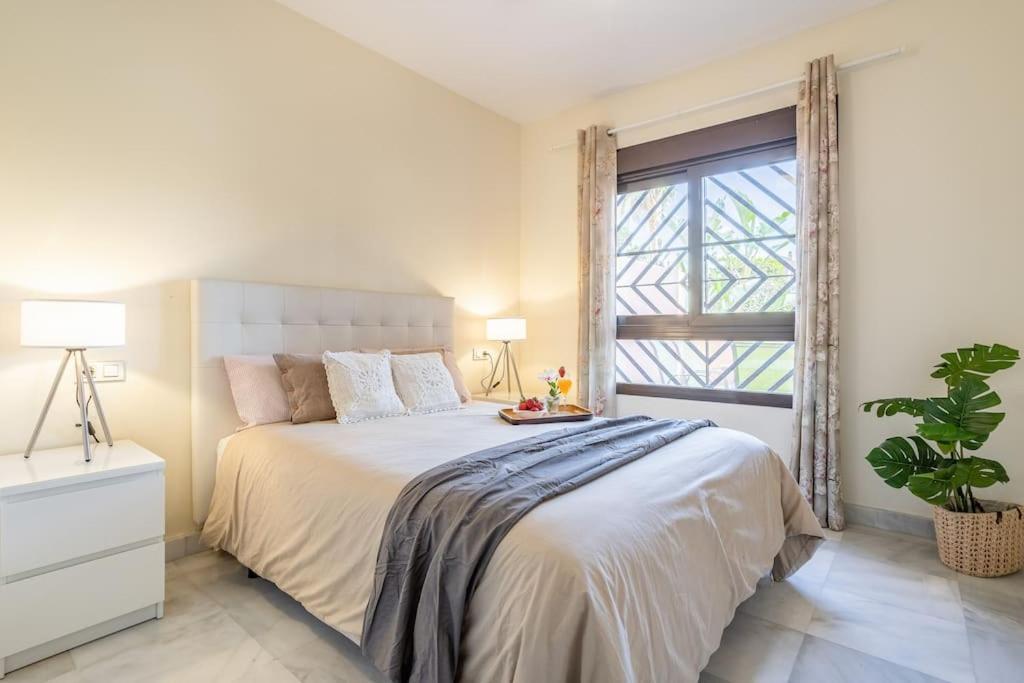 Apartment Oleholidays Hacienda Del Sol Beachside Luxury Estepona