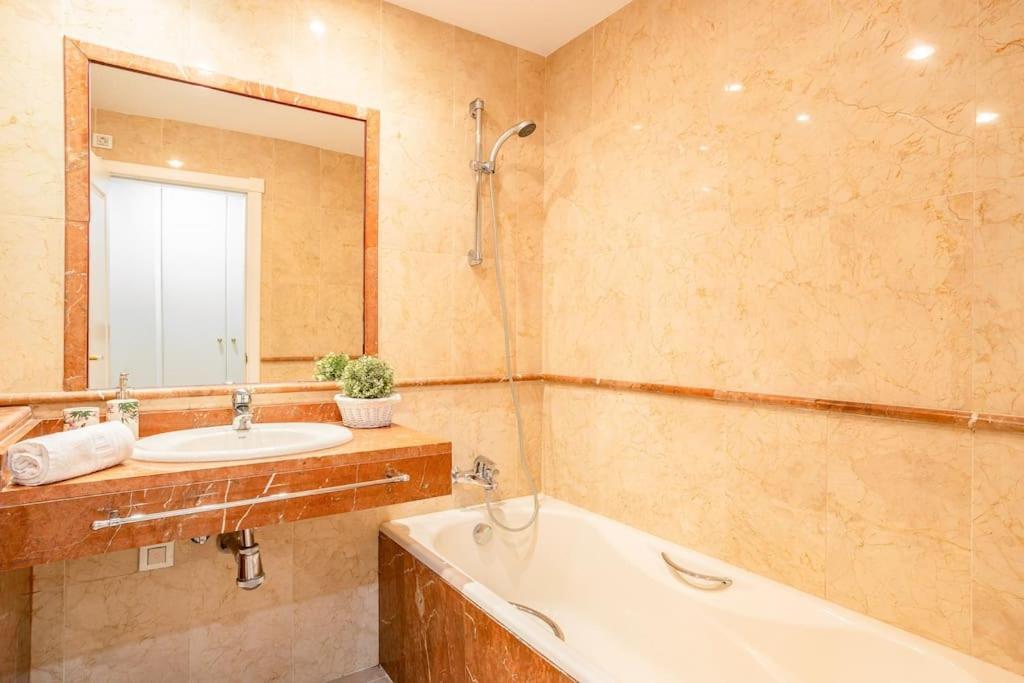 Apartment Oleholidays Hacienda Del Sol Beachside Luxury