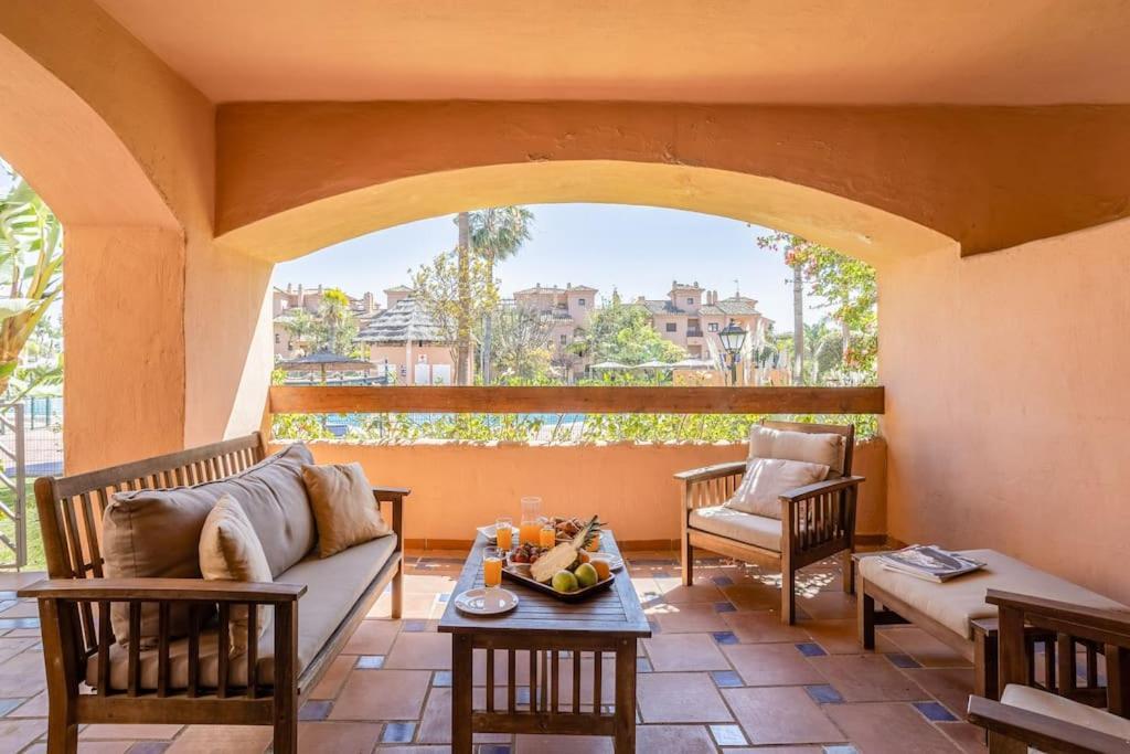 Apartment Oleholidays Hacienda Del Sol Beachside Luxury Estepona