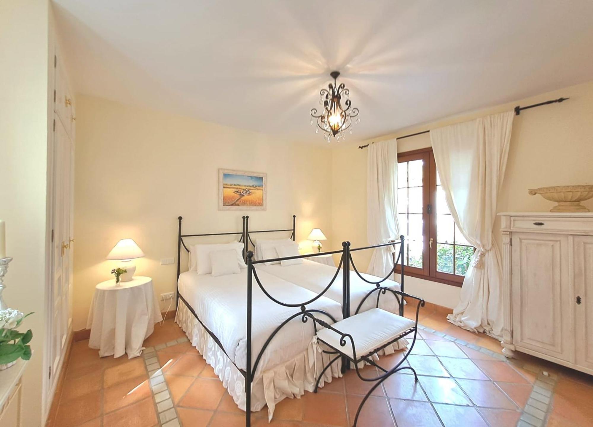 Noctua Luxury Paraiso 001 * Estepona