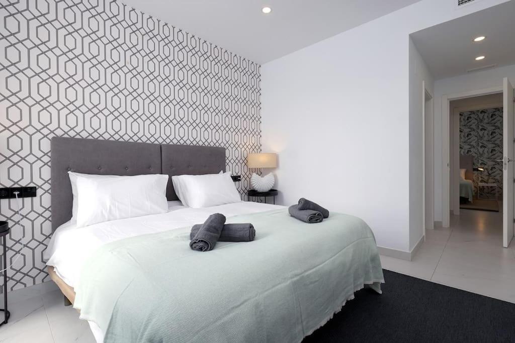 Apartamento 2 Bedroom Ground Floor @ Hills! *