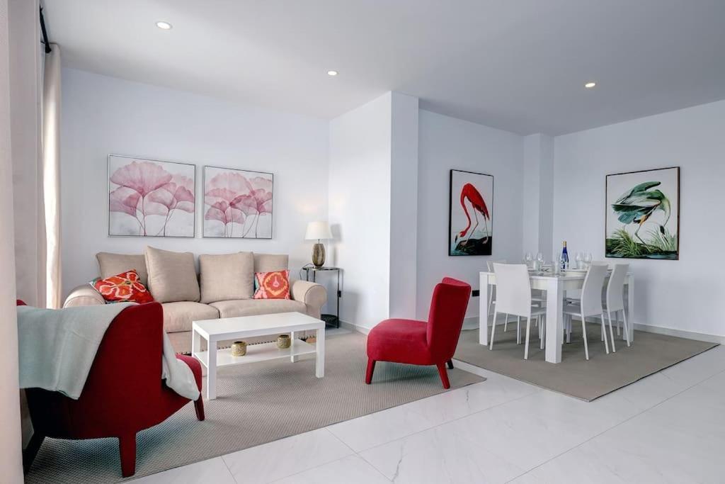 2 Bedroom Ground Floor @ Hills!