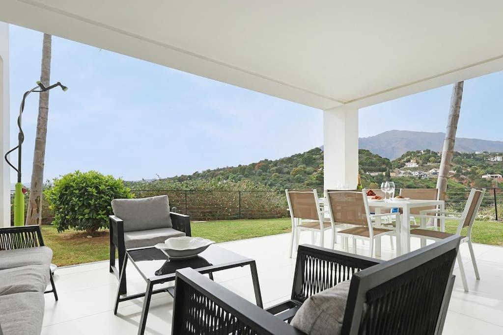 2 Bedroom Ground Floor @ Hills! Apartamento Estepona