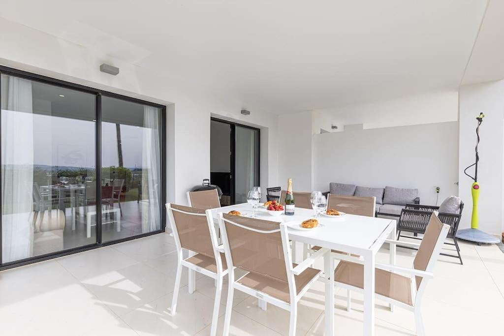 Apartment 2 Bedroom Ground Floor @ Hills! *