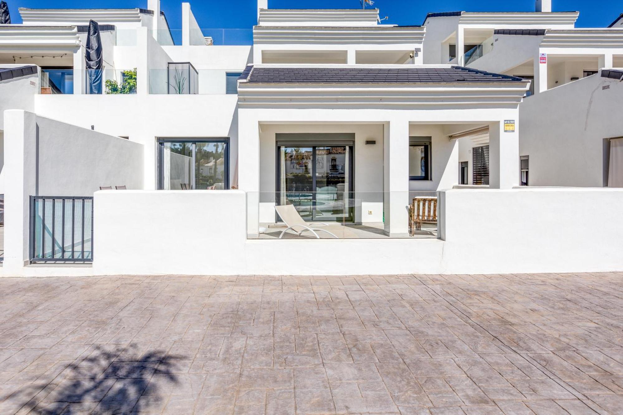 Apartment Hanami Arroyo Beach Garden Estepona