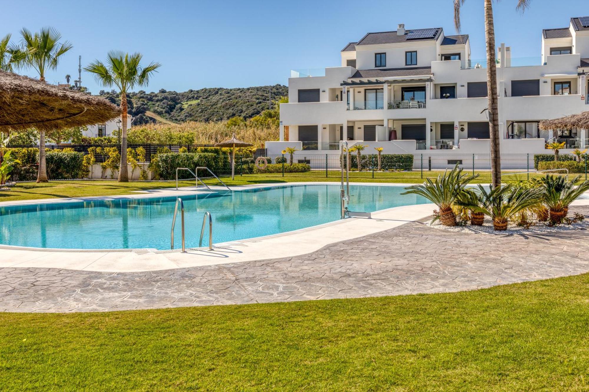 Hanami Arroyo Beach Garden Estepona